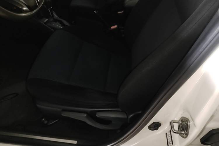Used Toyota YARiS L Zhi Xuan 2015 1.5E Automatic Charm Edition Left Front Seat