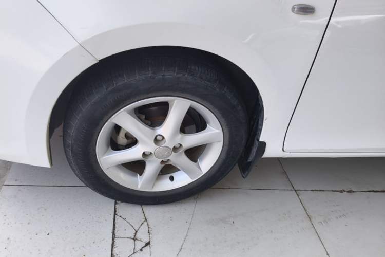 Used Toyota YARiS L Zhi Xuan 2015 1.5E Automatic Charm Edition Left Front Wheel Hub