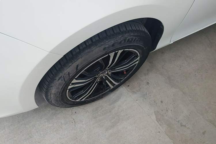 Used Toyota YARiS L Zhi Xuan 2015 1.5E Automatic Charm Edition Left Front Wheel Hub