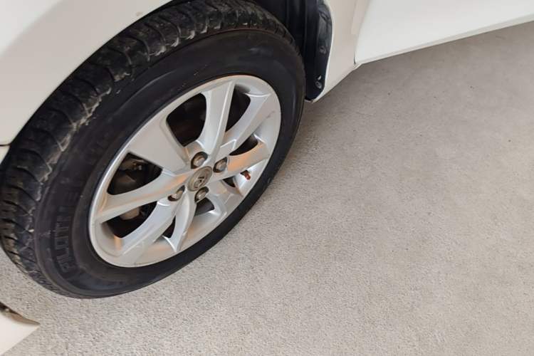 Used Toyota YARiS L Zhi Xuan 2015 1.5E Automatic Charm Edition Left Front Wheel Hub