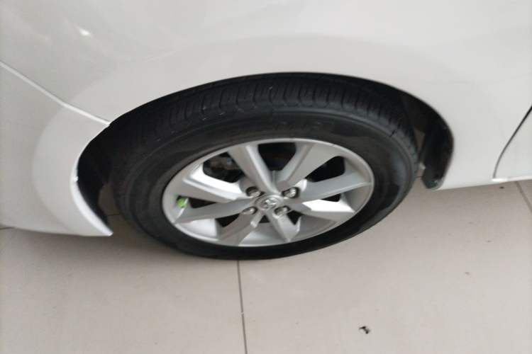 Used Toyota YARiS L Zhi Xuan 2015 1.5G Automatic Xuan Dong Sunroof Special Edition Left Front Wheel Hub