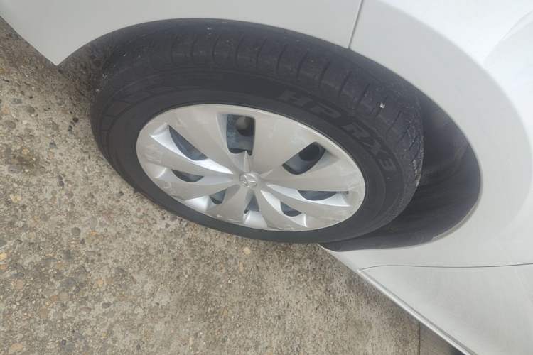 Used Toyota YARiS L Zhi Xuan 2015 1.5E Automatic Charm Edition Left Front Wheel Hub