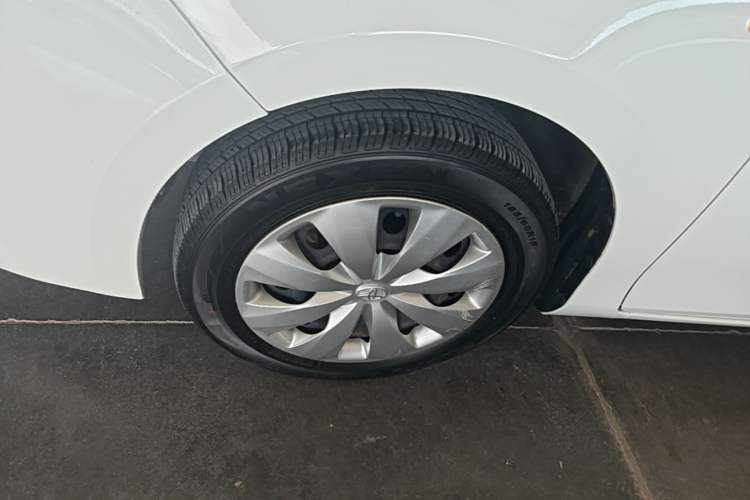 Used Toyota YARiS L Zhi Xuan 2015 1.5E Automatic Charm Edition Left Front Wheel Hub