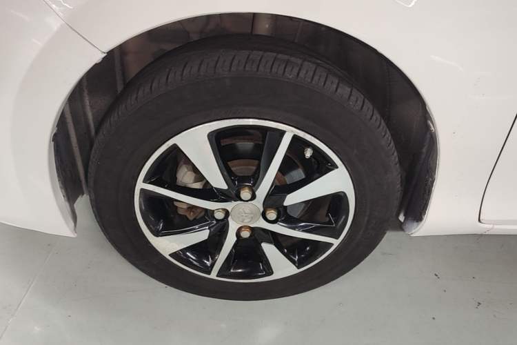 Used Toyota YARiS L Zhi Xuan 2015 1.5E Automatic Charm Edition Left Front Wheel Hub
