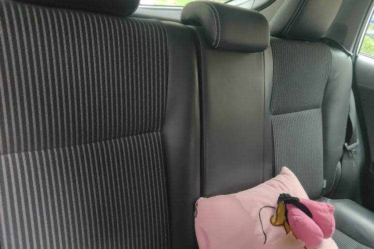 Used Toyota YARiS L Zhi Xuan 2015 1.5G Manual Xuan Dong Sunroof Special Edition Left Rear Seat