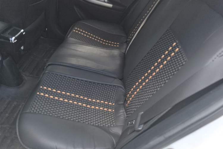 Used Toyota YARiS L Zhi Xuan 2015 1.5E Automatic Charm Edition Left Rear Seat