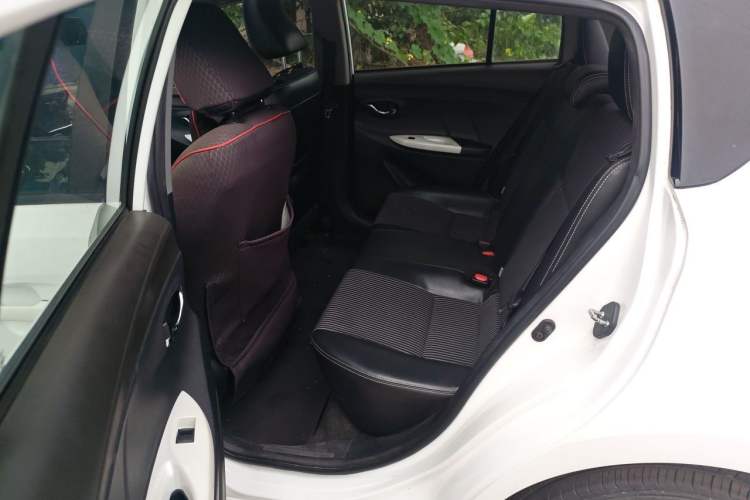 Used Toyota YARiS L Zhi Xuan 2015 1.5G Automatic Xuan Dong Sunroof Special Edition Left Rear Seat