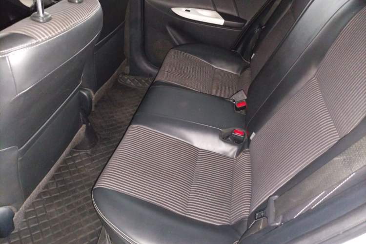 Used Toyota YARiS L Zhi Xuan 2015 1.5G Automatic Xuan Dong Sunroof Special Edition Left Rear Seat