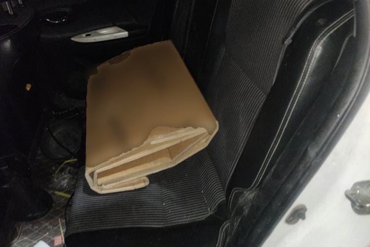 Used Toyota YARiS L Zhi Xuan 2015 1.5G Automatic Xuan Dong Sunroof Special Edition Left Rear Seat