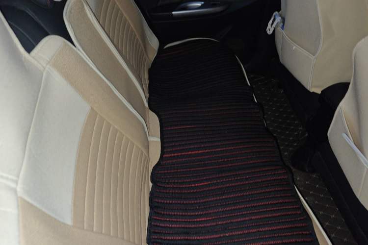 Used Toyota YARiS L Zhi Xuan 2015 1.5E Automatic Charm Edition Left Rear Seat