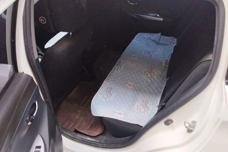 Used Toyota YARiS L Zhi Xuan 2015 1.5E Automatic Charm Edition Left Rear Seat