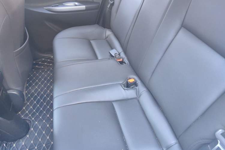 Used Toyota YARiS L Zhi Xuan 2015 1.5E Automatic Charm Edition Left Rear Seat