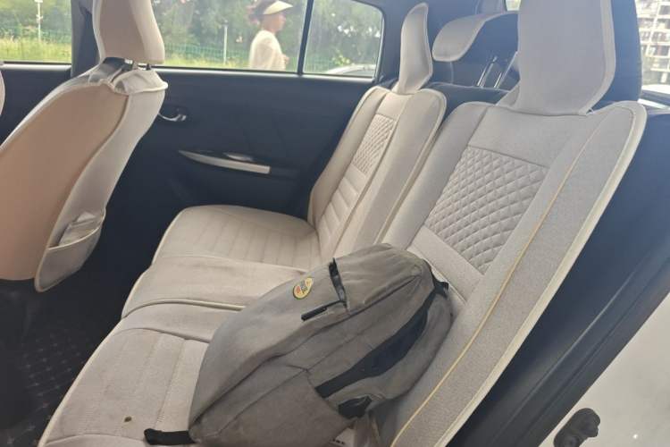 Used Toyota YARiS L Zhi Xuan 2015 1.5E Automatic Charm Edition Left Rear Seat