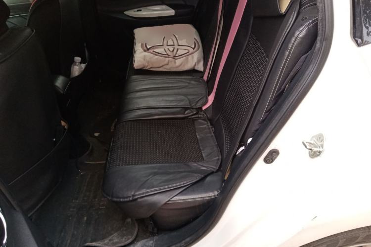 Used Toyota YARiS L Zhi Xuan 2015 1.5G Automatic Xuan Dong Sunroof Special Edition Left Rear Seat