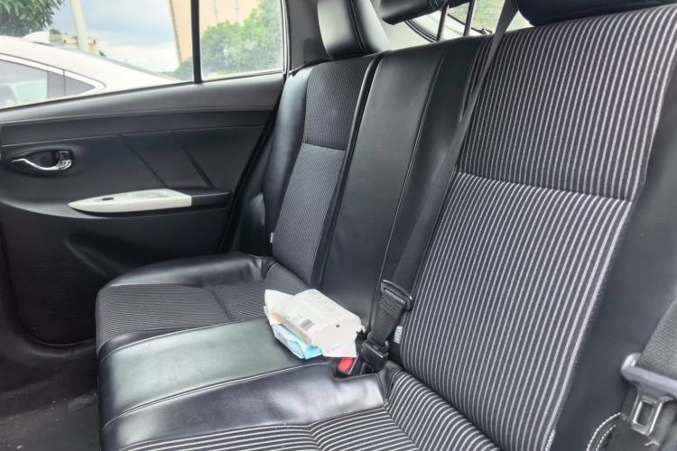 Used Toyota YARiS L Zhi Xuan 2015 1.5G Automatic Xuan Dong Sunroof Special Edition Left Rear Seat