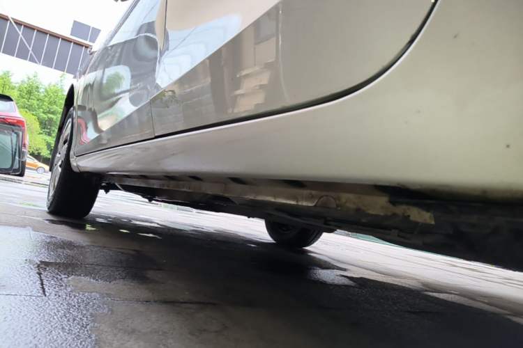 Used Toyota YARiS L Zhi Xuan 2015 1.5E Automatic Charm Edition Left Side Sill