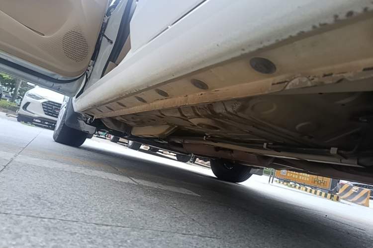 Used Toyota YARiS L Zhi Xuan 2015 1.5E Automatic Charm Edition Left Side Sill