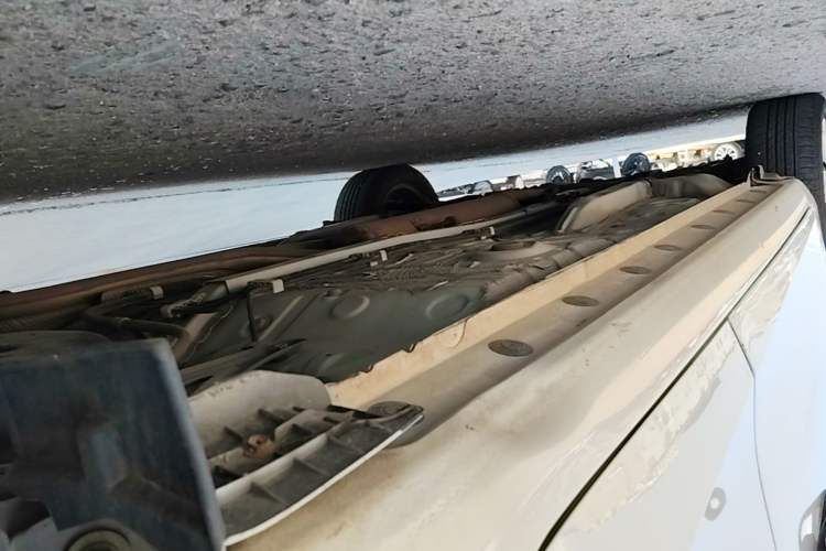 Used Toyota YARiS L Zhi Xuan 2015 1.5E Automatic Charm Edition Left Side Sill