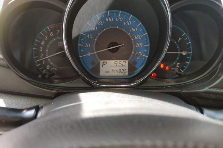 Used Toyota YARiS L Zhi Xuan 2015 1.5E Automatic Charm Edition Odometer Close Up