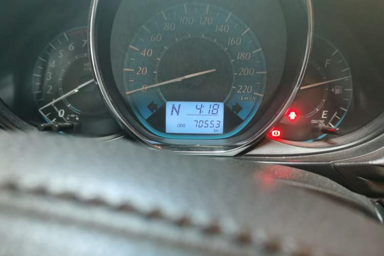 Used Toyota YARiS L Zhi Xuan 2015 1.5E Automatic Charm Edition Odometer Close Up