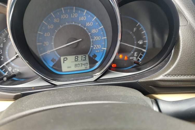Used Toyota YARiS L Zhi Xuan 2015 1.5E Automatic Charm Edition Odometer Close Up