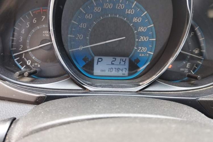 Used Toyota YARiS L Zhi Xuan 2015 1.5E Automatic Charm Edition Odometer Close Up