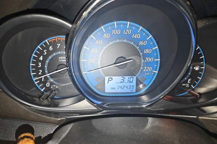 Used Toyota YARiS L Zhi Xuan 2015 1.5E Automatic Charm Edition Odometer Close Up