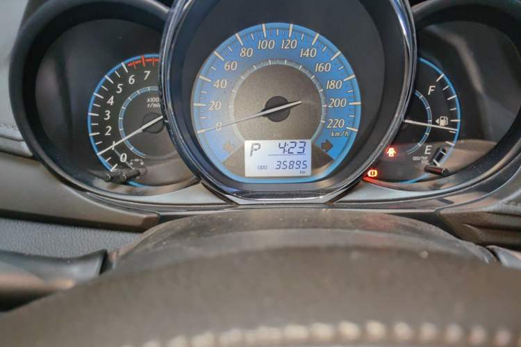 Used Toyota YARiS L Zhi Xuan 2015 1.5E Automatic Charm Edition Odometer Close Up