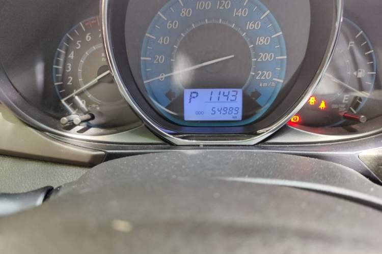 Used Toyota YARiS L Zhi Xuan 2015 1.5E Automatic Charm Edition Odometer Close Up