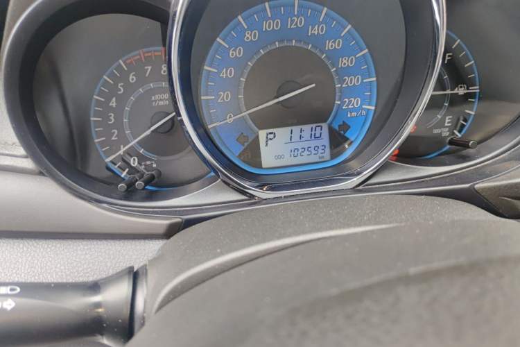 Used Toyota YARiS L Zhi Xuan 2015 1.5E Automatic Charm Edition Odometer Close Up