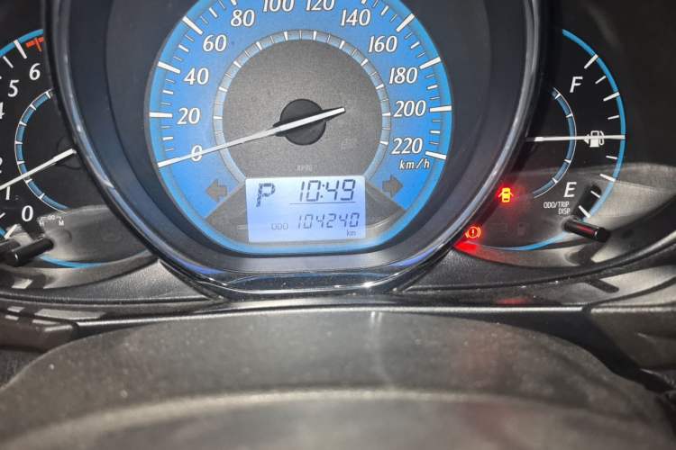 Used Toyota YARiS L Zhi Xuan 2015 1.5E Automatic Charm Edition Odometer Close Up