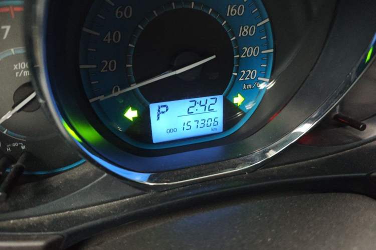 Used Toyota YARiS L Zhi Xuan 2015 1.5E Automatic Charm Edition Odometer Close Up