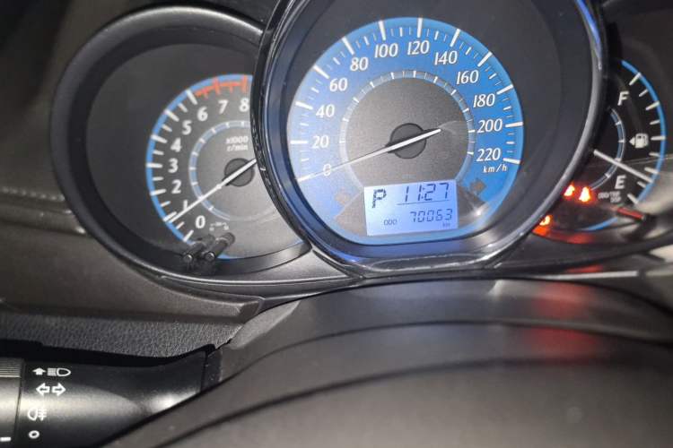 Used Toyota YARiS L Zhi Xuan 2015 1.5E Automatic Charm Edition Odometer Close Up