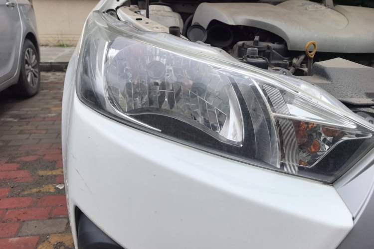 Used Toyota YARiS L Zhi Xuan 2015 1.5E Automatic Charm Edition Right Front Headlight