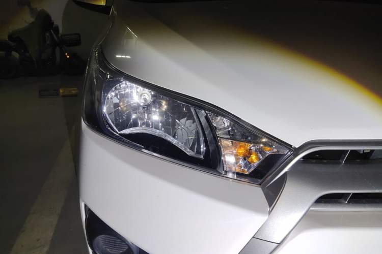 Used Toyota YARiS L Zhi Xuan 2015 1.5E Automatic Charm Edition Right Front Headlight