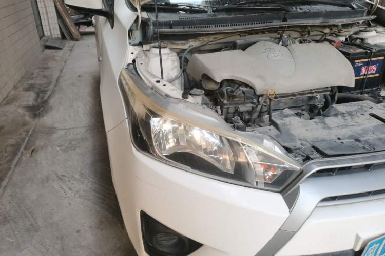 Used Toyota YARiS L Zhi Xuan 2015 1.5E Automatic Charm Edition Right Front Headlight