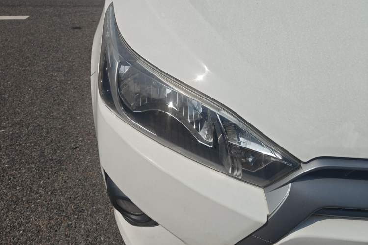 Used Toyota YARiS L Zhi Xuan 2015 1.5G Manual Xuan Dong Sunroof Special Edition Right Front Headlight