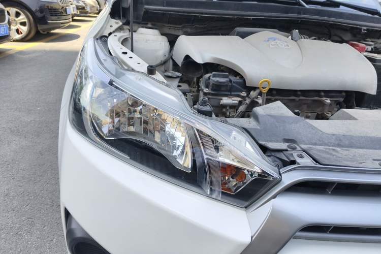 Used Toyota YARiS L Zhi Xuan 2015 1.5E Automatic Charm Edition Right Front Headlight