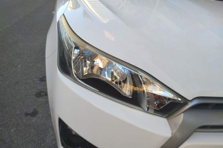 Used Toyota YARiS L Zhi Xuan 2015 1.5E Automatic Charm Edition Right Front Headlight