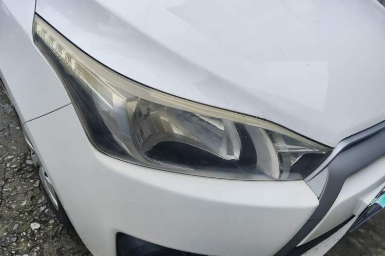 Used Toyota YARiS L Zhi Xuan 2015 1.5E Automatic Charm Edition Right Front Headlight