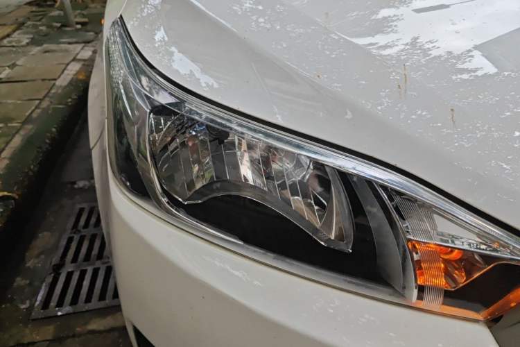 Used Toyota YARiS L Zhi Xuan 2015 1.5E Automatic Charm Edition Right Front Headlight