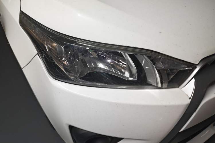 Used Toyota YARiS L Zhi Xuan 2015 1.5E Automatic Charm Edition Right Front Headlight