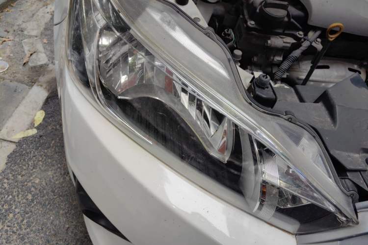 Used Toyota YARiS L Zhi Xuan 2015 1.5E Automatic Charm Edition Right Front Headlight
