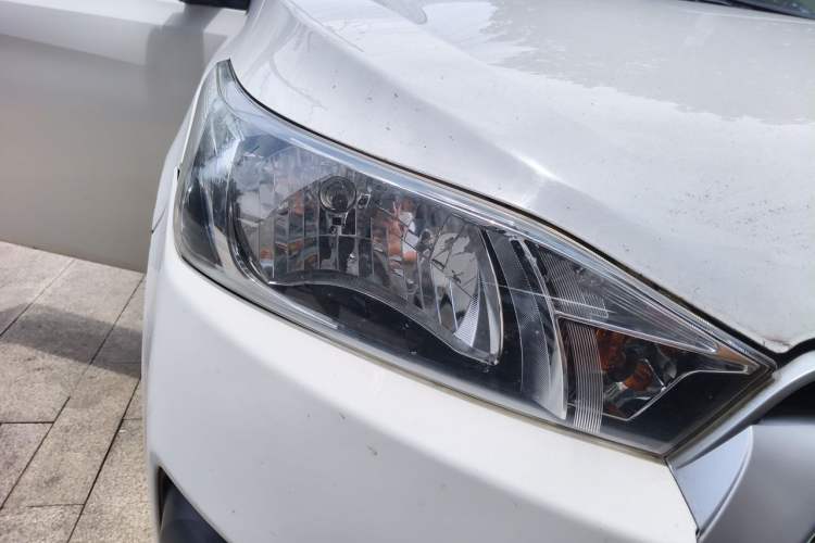 Used Toyota YARiS L Zhi Xuan 2015 1.5E Automatic Charm Edition Right Front Headlight
