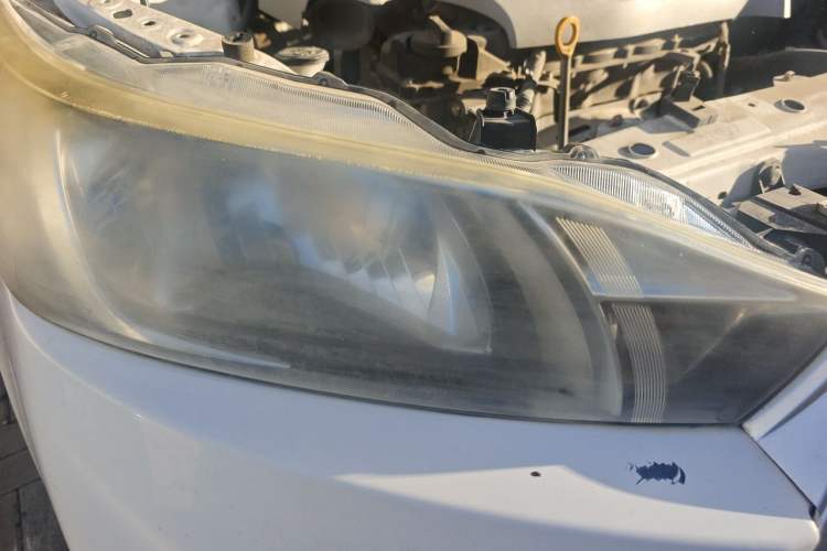 Used Toyota YARiS L Zhi Xuan 2015 1.5E Automatic Charm Edition Right Front Headlight