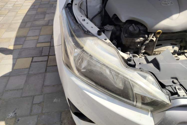 Used Toyota YARiS L Zhi Xuan 2015 1.5E Automatic Charm Edition Right Front Headlight