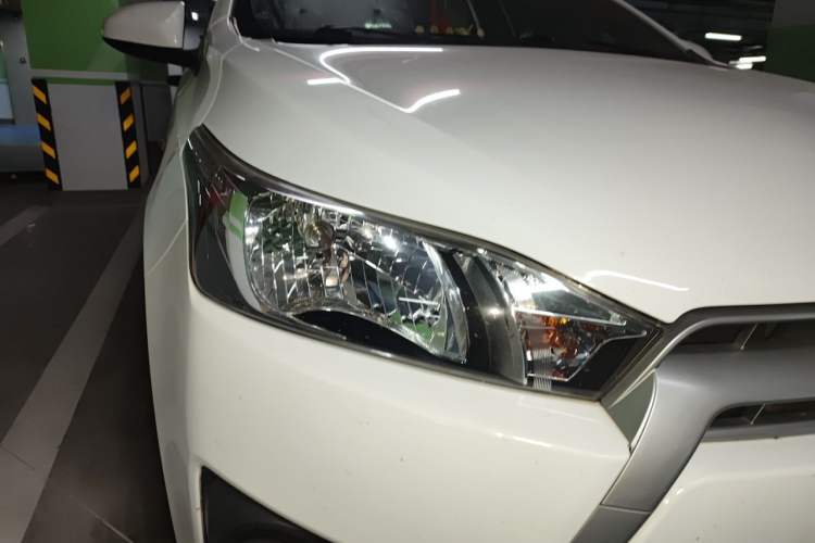 Used Toyota YARiS L Zhi Xuan 2015 1.5E Automatic Charm Edition Right Front Headlight