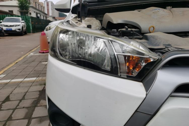 Used Toyota YARiS L Zhi Xuan 2015 1.5E Automatic Charm Edition Right Front Headlight