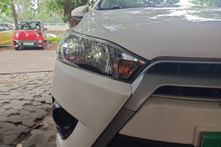 Used Toyota YARiS L Zhi Xuan 2015 1.5E Automatic Charm Edition Right Front Headlight