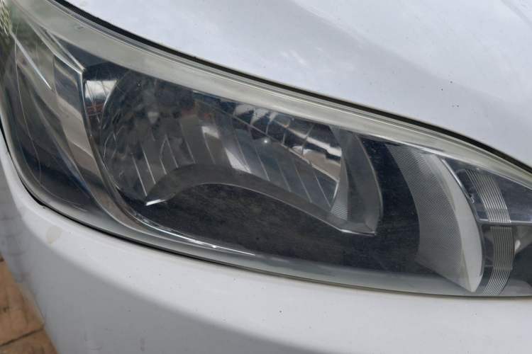 Used Toyota YARiS L Zhi Xuan 2015 1.5E Automatic Charm Edition Right Front Headlight